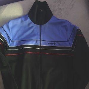 Size medium adidas retro men’s jacket.